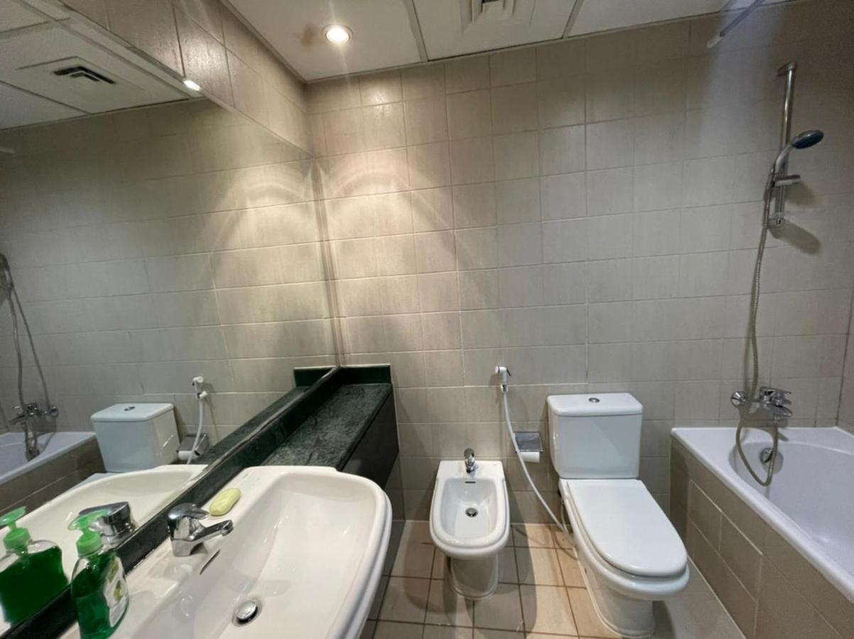 Hostel Travelers Backpackers Dubai Exterior foto
