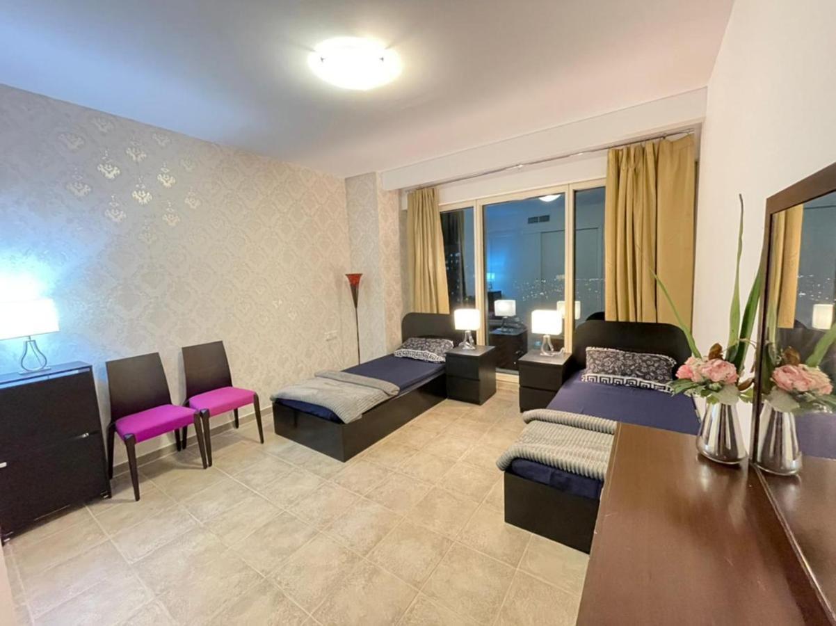 Hostel Travelers Backpackers Dubai Exterior foto