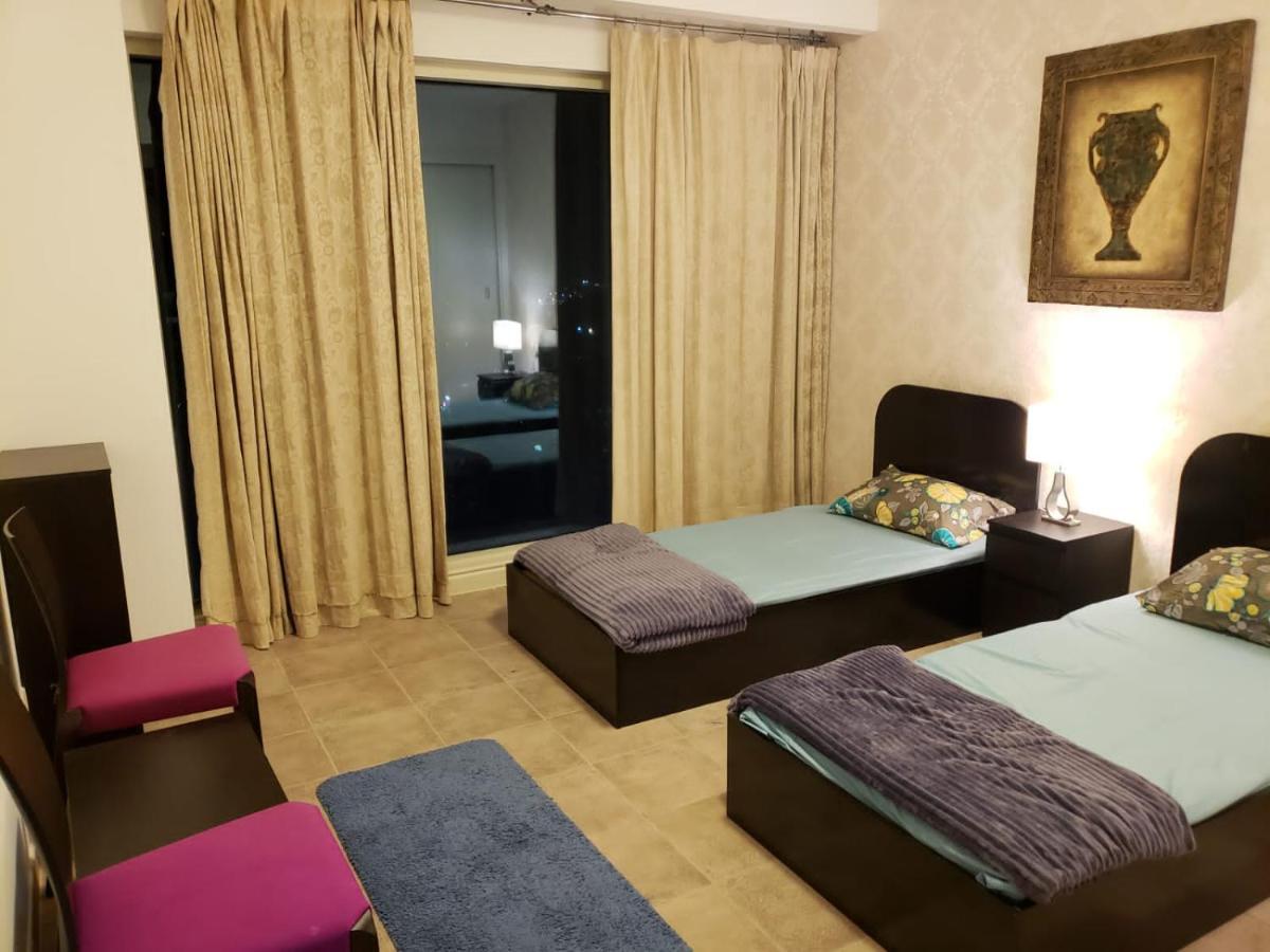 Hostel Travelers Backpackers Dubai Exterior foto