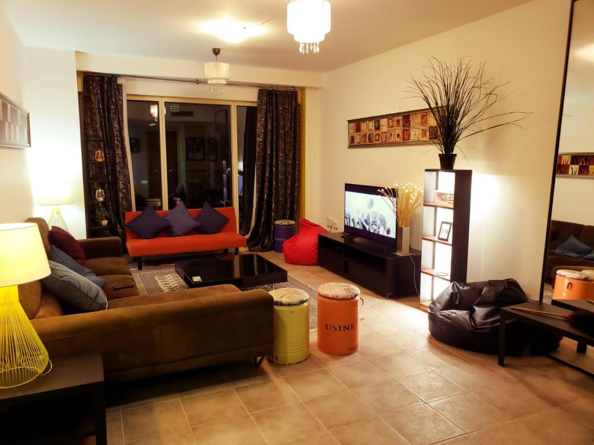 Hostel Travelers Backpackers Dubai Exterior foto