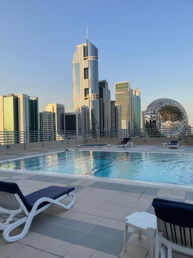 Hostel Travelers Backpackers Dubai Exterior foto