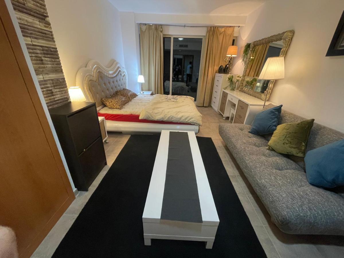 Hostel Travelers Backpackers Dubai Exterior foto