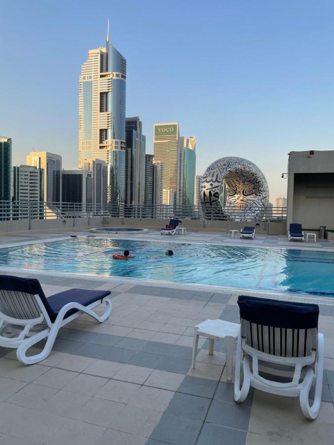 Hostel Travelers Backpackers Dubai Exterior foto