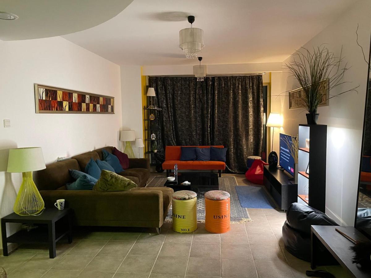 Hostel Travelers Backpackers Dubai Exterior foto