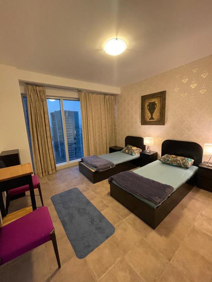 Hostel Travelers Backpackers Dubai Exterior foto