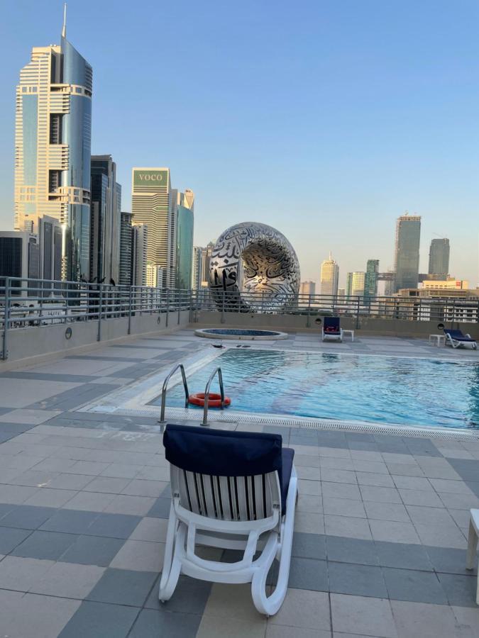 Hostel Travelers Backpackers Dubai Exterior foto