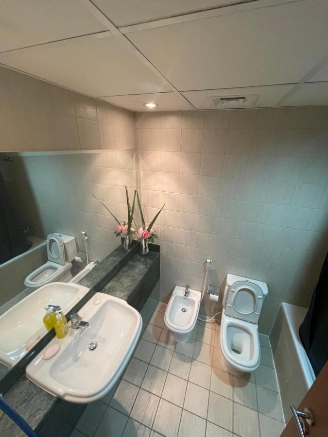 Hostel Travelers Backpackers Dubai Exterior foto