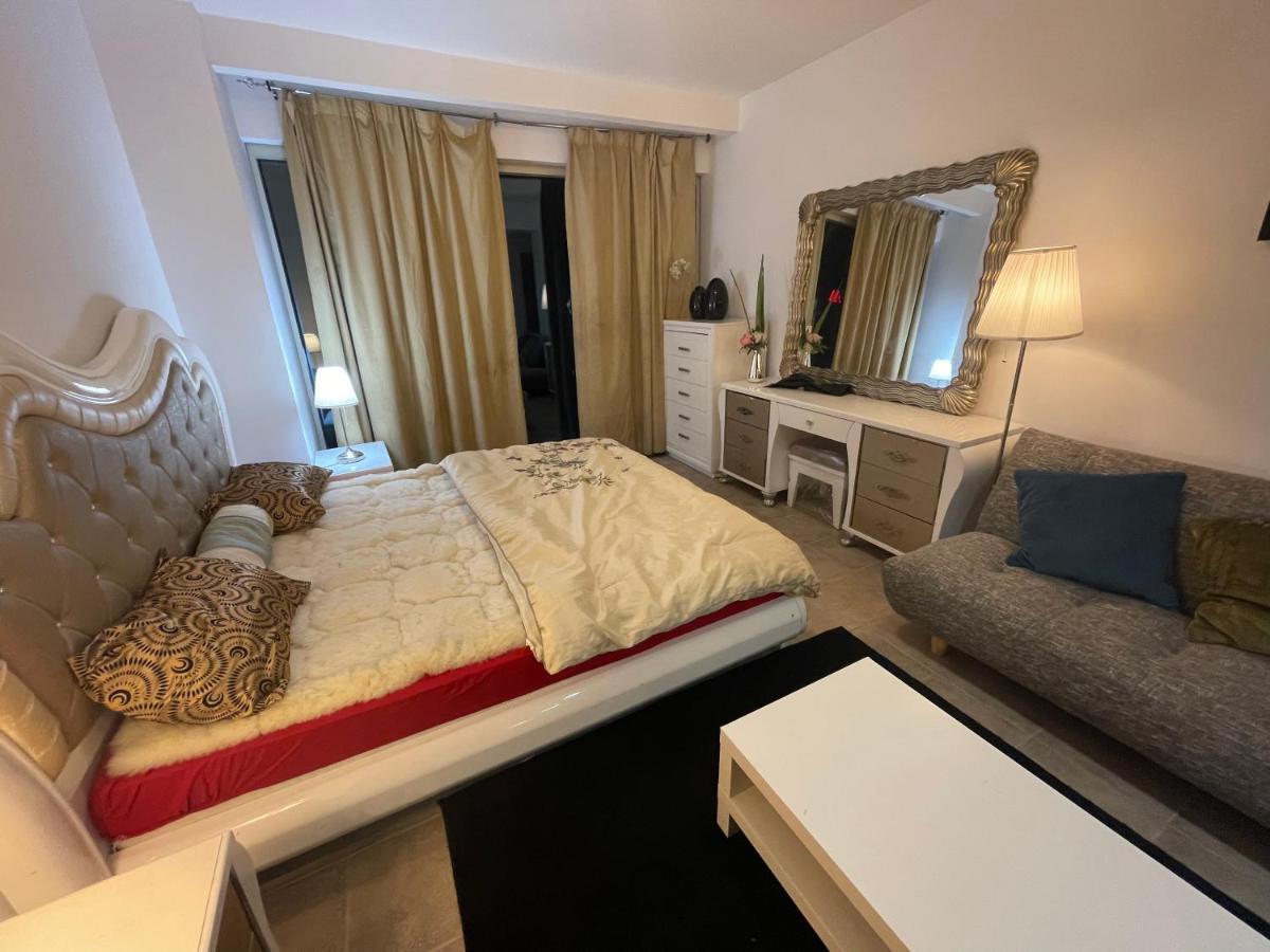 Hostel Travelers Backpackers Dubai Exterior foto