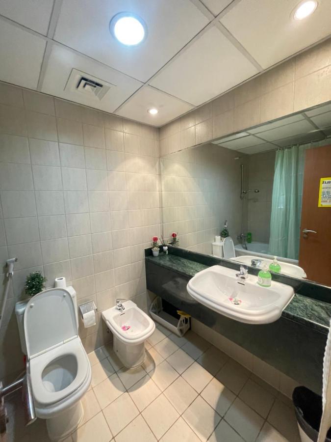 Hostel Travelers Backpackers Dubai Exterior foto