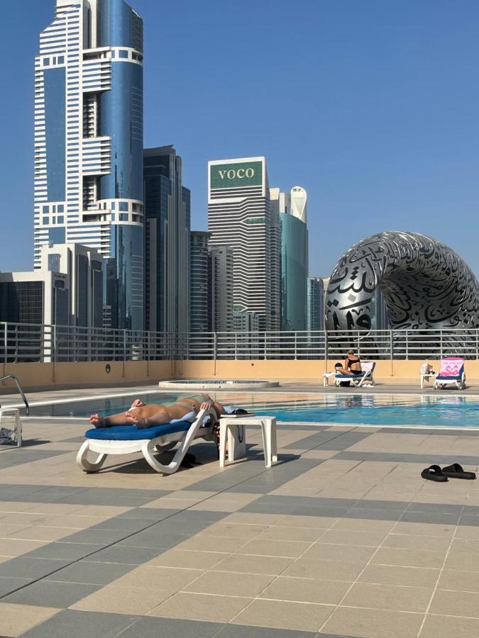 Hostel Travelers Backpackers Dubai Exterior foto