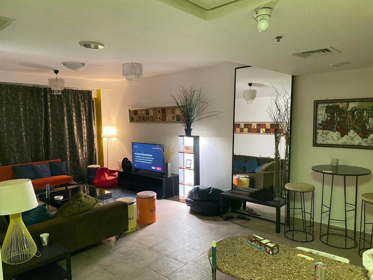 Hostel Travelers Backpackers Dubai Exterior foto