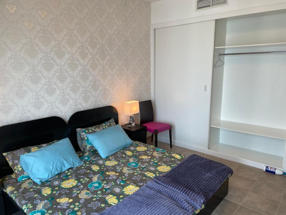 Hostel Travelers Backpackers Dubai Exterior foto