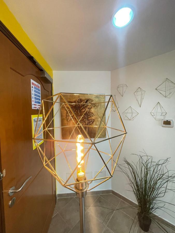 Hostel Travelers Backpackers Dubai Exterior foto
