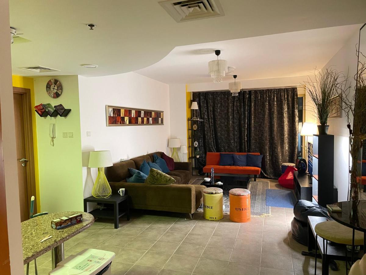 Hostel Travelers Backpackers Dubai Exterior foto